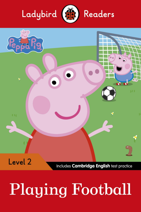 Peppa Pig: Playing Football- Ladybird Readers Level 2